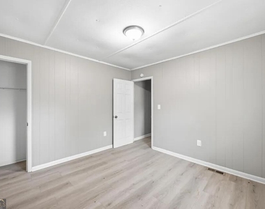 427 Gun Club Road - Photo Thumbnail 16