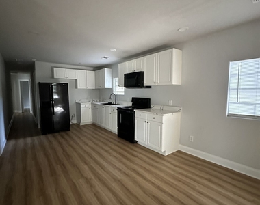 1345 Maple Street - Photo Thumbnail 5