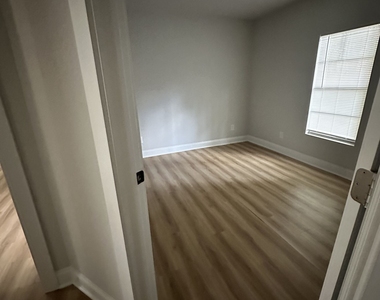1345 Maple Street - Photo Thumbnail 8