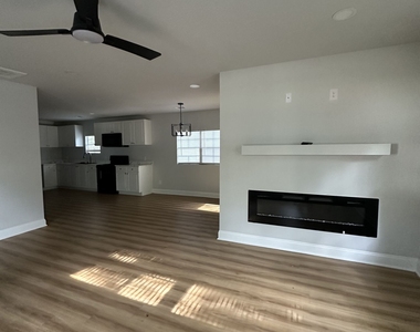 1345 Maple Street - Photo Thumbnail 3