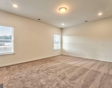 15 Bennett Way - Photo Thumbnail 11