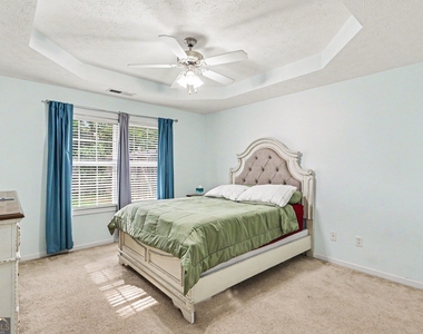 413 Erin Court - Photo Thumbnail 9