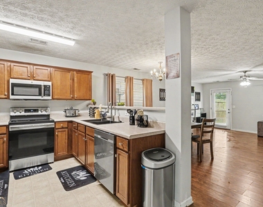 413 Erin Court - Photo Thumbnail 2