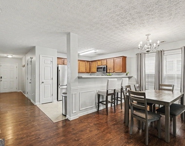 413 Erin Court - Photo Thumbnail 6