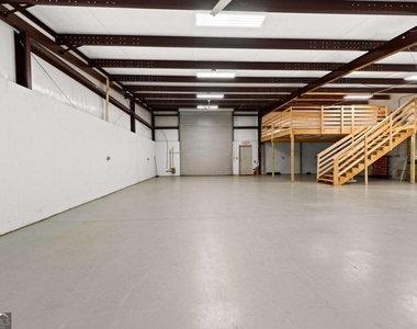 221 Columbus Drive - Photo Thumbnail 1