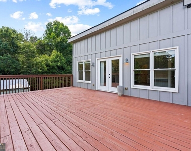 221 Columbus Drive - Photo Thumbnail 34
