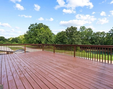 221 Columbus Drive - Photo Thumbnail 33