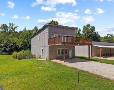 221 Columbus Drive - Photo Thumbnail 8