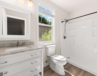 221 Columbus Drive - Photo Thumbnail 14
