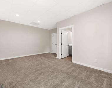 221 Columbus Drive - Photo Thumbnail 17