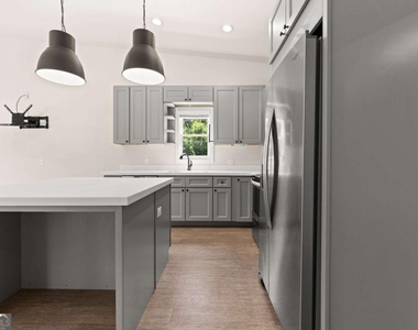 221 Columbus Drive - Photo Thumbnail 26