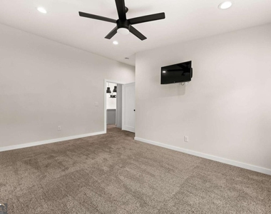 221 Columbus Drive - Photo Thumbnail 29