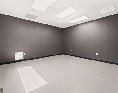 221 Columbus Drive - Photo Thumbnail 50
