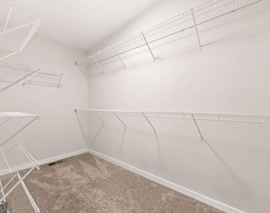 221 Columbus Drive - Photo Thumbnail 32