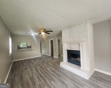 1168 Pinedale Circle Nw - Photo Thumbnail 2