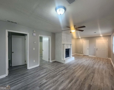 1168 Pinedale Circle Nw - Photo Thumbnail 3