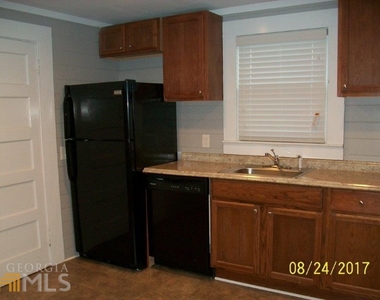 204 Georgia Avenue - Photo Thumbnail 13