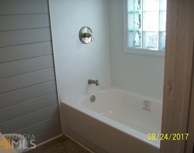 204 Georgia Avenue - Photo Thumbnail 16