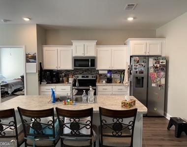 109 Old Auburn Lane - Photo Thumbnail 3