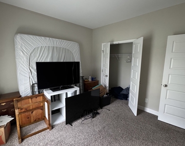 109 Old Auburn Lane - Photo Thumbnail 7