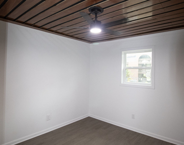 20 E Jones Avenue - Photo Thumbnail 6