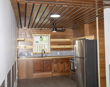 20 E Jones Avenue - Photo Thumbnail 3