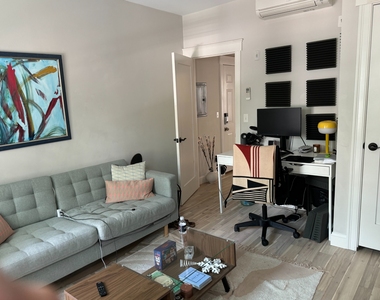 17 Otis Street - Photo Thumbnail 3