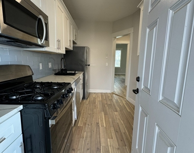 17 Otis Street - Photo Thumbnail 5