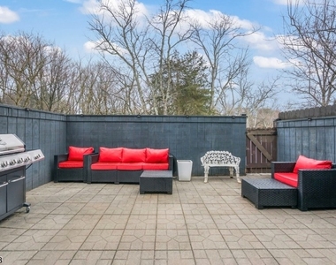 424 Tall Oak Ln - Photo Thumbnail 16