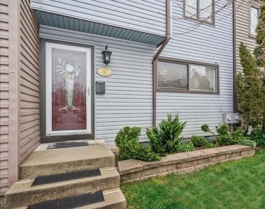 424 Tall Oak Ln - Photo Thumbnail 6