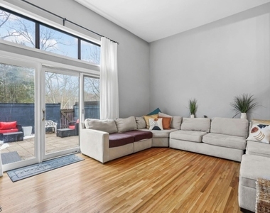 424 Tall Oak Ln - Photo Thumbnail 13