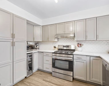 424 Tall Oak Ln - Photo Thumbnail 1