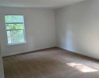 100 Liberty Village Drive - Photo Thumbnail 9