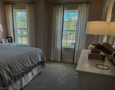1 Drake Ct - Photo Thumbnail 3