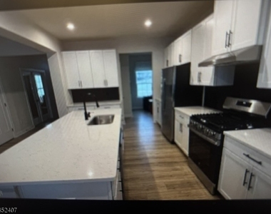 1 Drake Ct - Photo Thumbnail 7