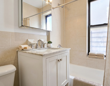 20 Magaw Place - Photo Thumbnail 8