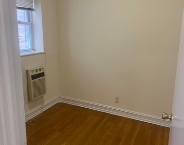 East 84th Street - Photo Thumbnail 5