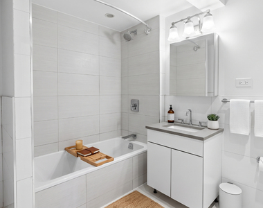 752 West End Avenue - Photo Thumbnail 5