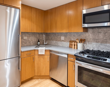 752 West End Avenue - Photo Thumbnail 4