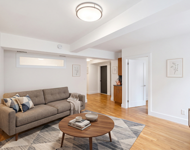 752 West End Avenue - Photo Thumbnail 1