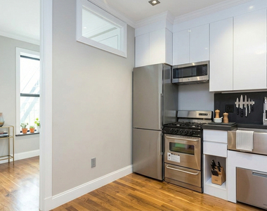 16 East 116th Street - Photo Thumbnail 3