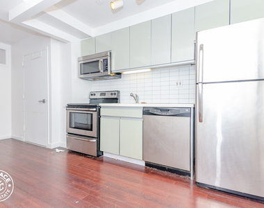 286 Stanhope Street - Photo Thumbnail 1