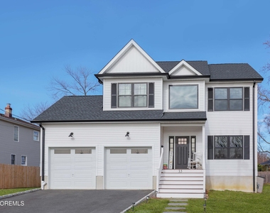 35 Alberta Avenue - Photo Thumbnail 2