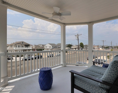 1607 Baltimore Avenue - Photo Thumbnail 17
