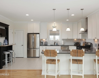 1607 Baltimore Avenue - Photo Thumbnail 9