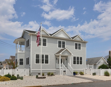 1607 Baltimore Avenue - Photo Thumbnail 20