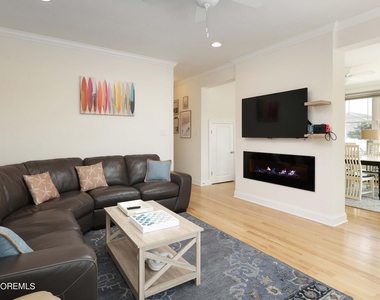 1607 Baltimore Avenue - Photo Thumbnail 11