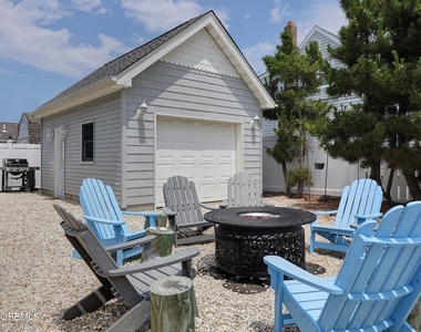 1607 Baltimore Avenue - Photo Thumbnail 21