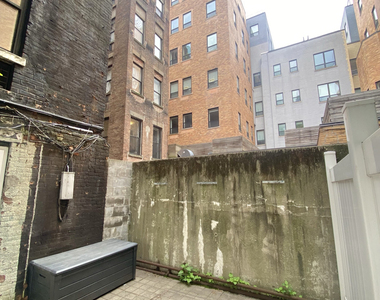 West 51st Street - Photo Thumbnail 10