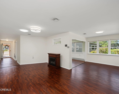 22 Higgins Court - Photo Thumbnail 9